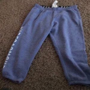 Loose fit Capri style track pants LG